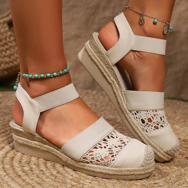 JOMIX Elegante zomersandalen voor dames, met open teen, espadrilles-stijl met gespsluiting en sleehak, Khaki Bruin, 36 EU