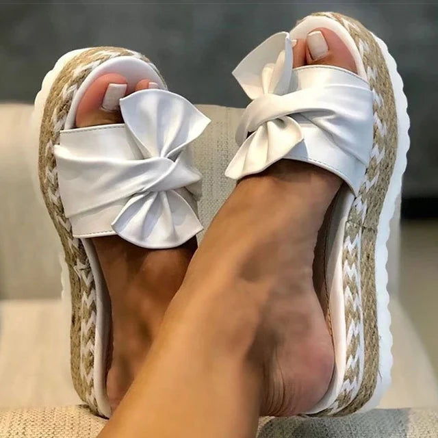 Atara - Sandals with bows