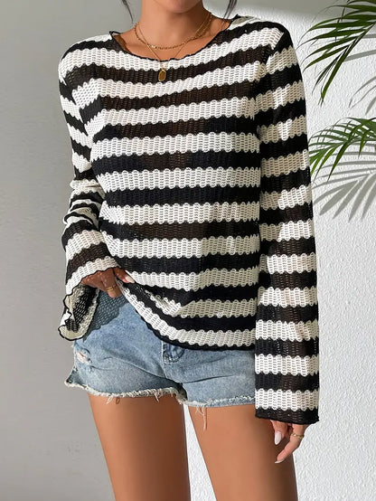 Aurora - Gestreepte top met uitsnijdingen en klokmouwen