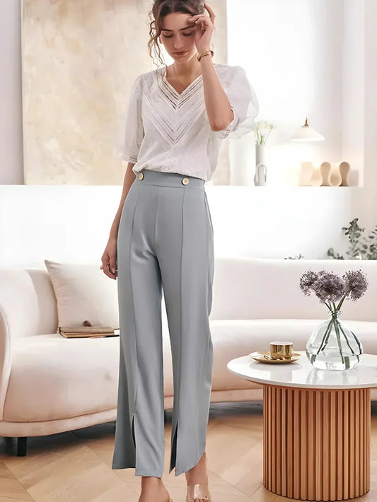 Estelle - Retro lace blouse with puff sleeves