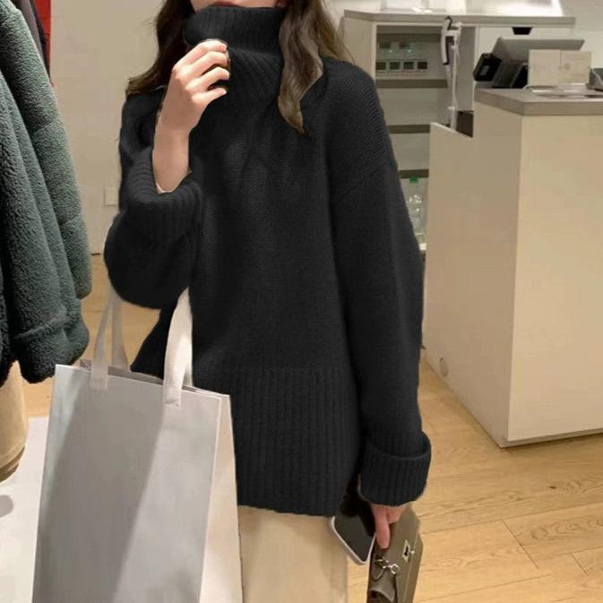 Anna - Knitted sweater with high neck