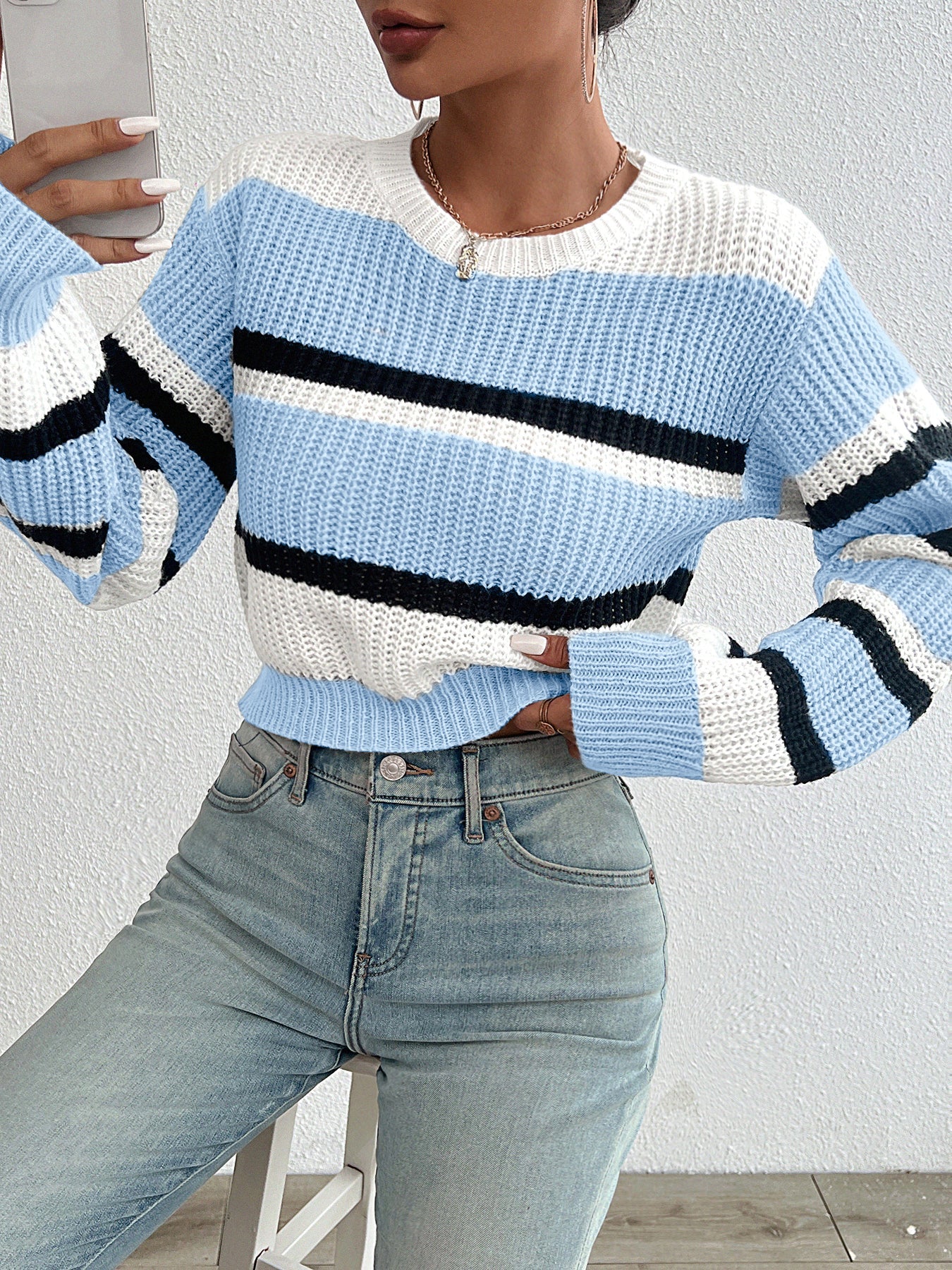 Alexandra - Knitted sweater with round neck