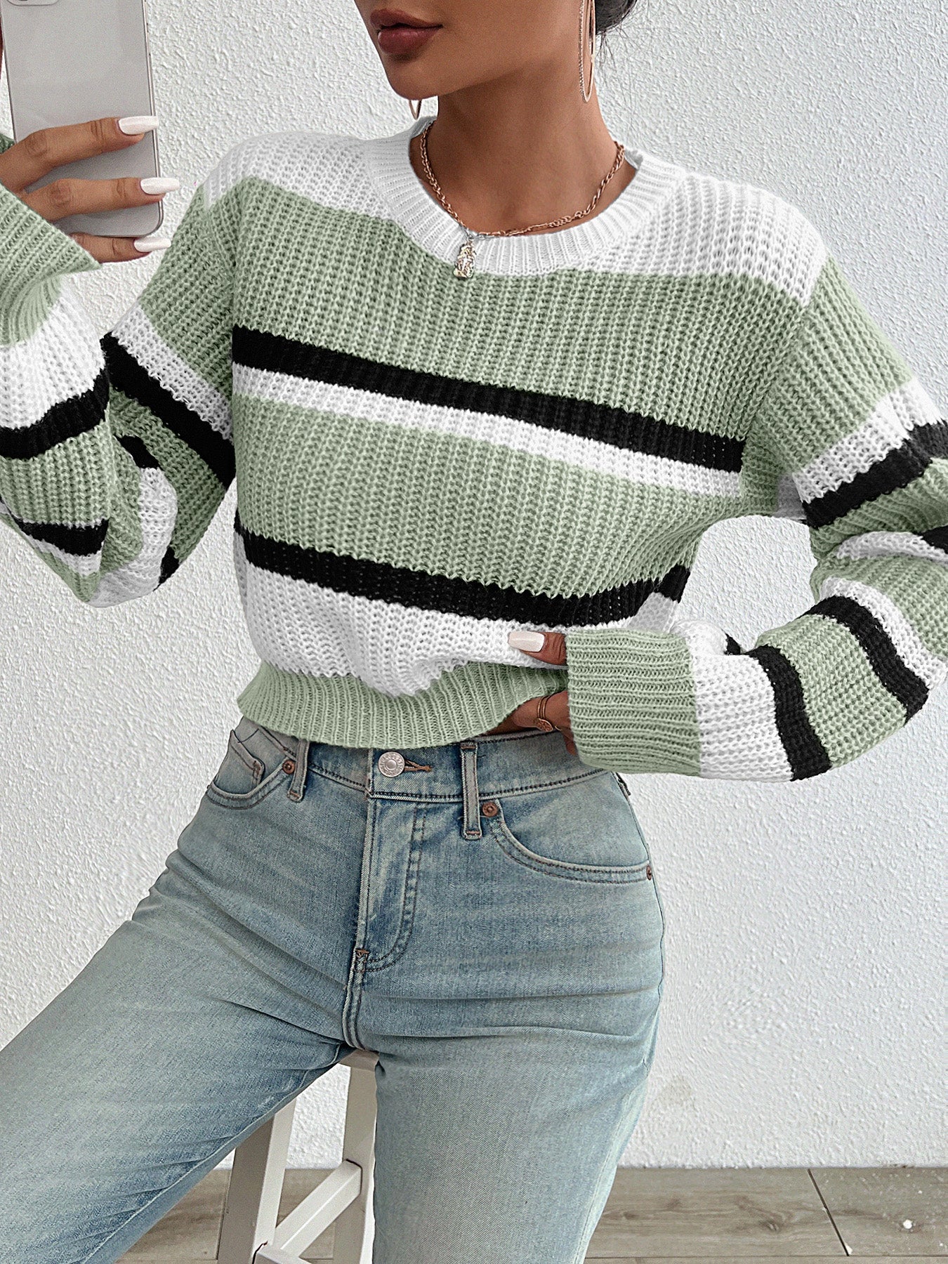 Alexandra - Knitted sweater with round neck