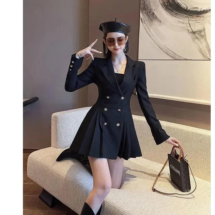 Joanna - Elegant pleated dress with double rows of buttons in vintage style