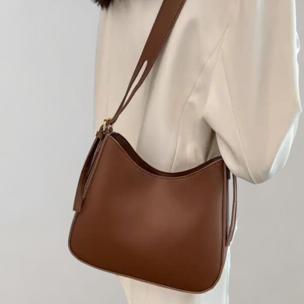 Minimalist crossbody bag