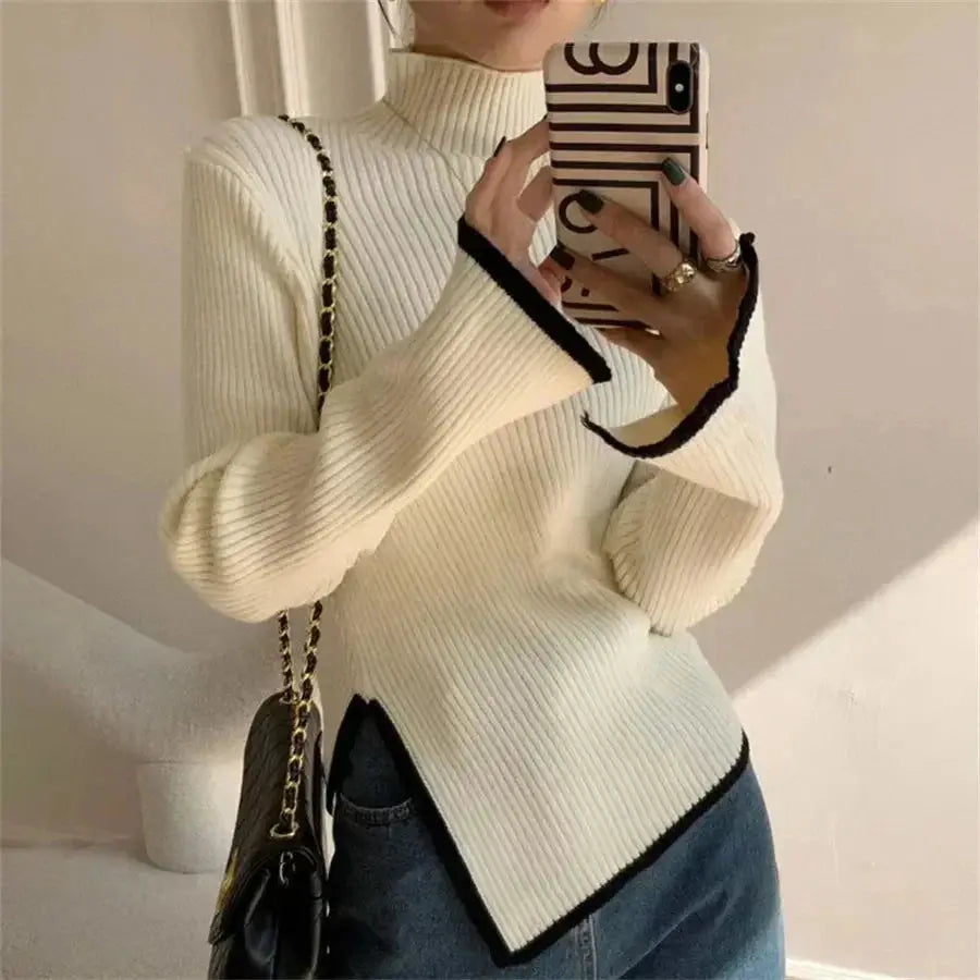Mallory - knitted sweater with flared sleeves