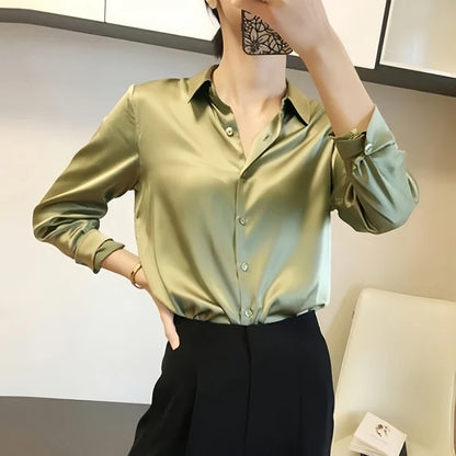 Scarlett - Elegant satin shirt with long sleeves