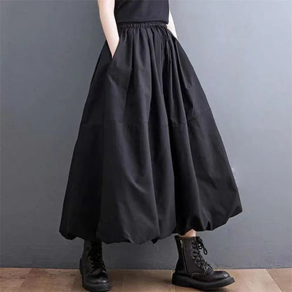 Darcy - Plain Balloon Black Skirt