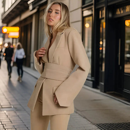 Kenna - elegante getailleerde trendy blazer