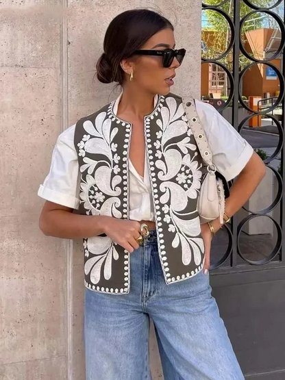 Raina - Gilet court à fleurs brodées