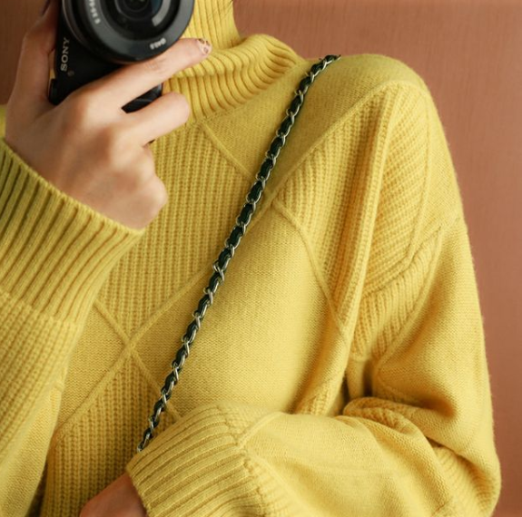 Sweater with warm collar