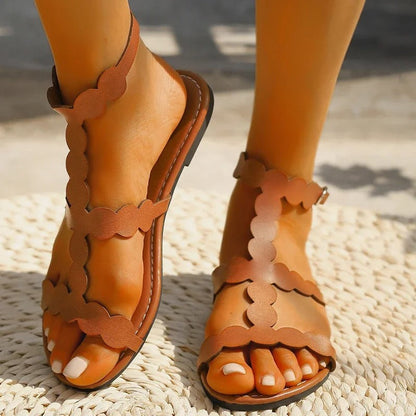 Celeste - Sandalen met schulpranden