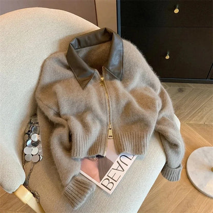 Beatrice - Gebreide trui met leren kraag