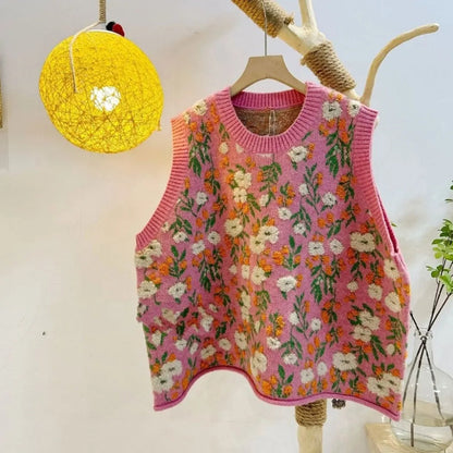 Fannie - Knitted vest with floral embroidery