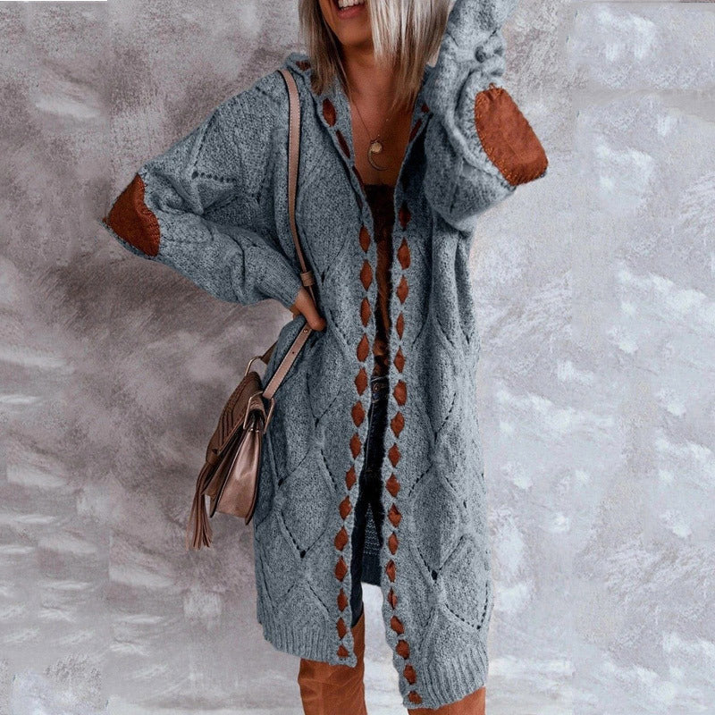 Loretta - Elegant knitted sweater with hood in vintage style