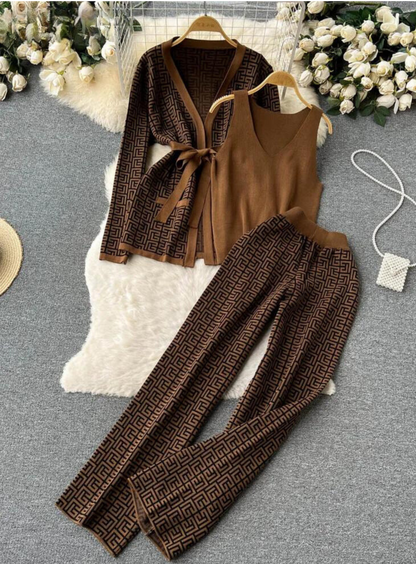 Olive -Driedelige set met modeprint