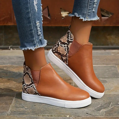 Monroe - Women's boots with snakeskin design